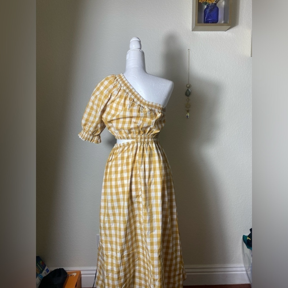 Who What Wear Cotton One Shoulder Cut Out Mustard Yellow Gingham Dress — image 4 of 8